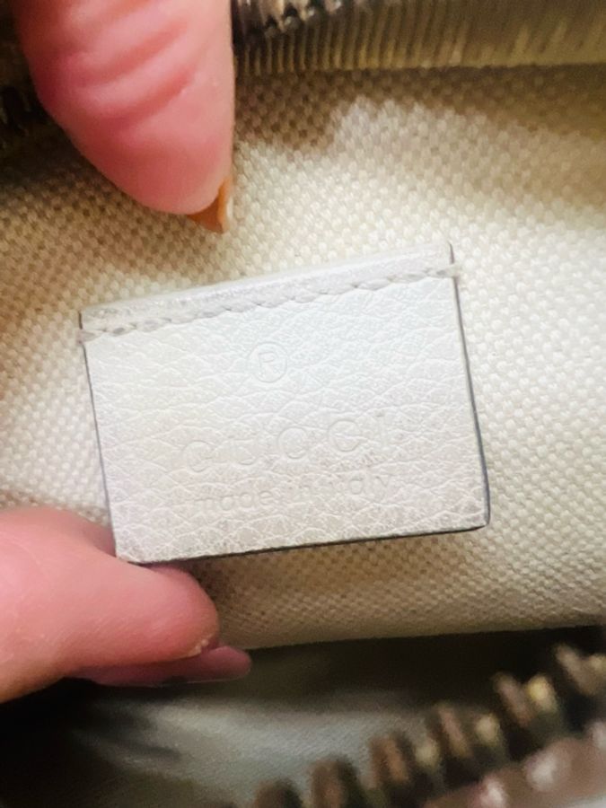 Gucci 胸口斜背包-8