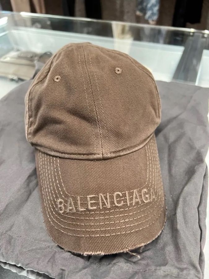 Balenciaga摩卡色棒球帽-0