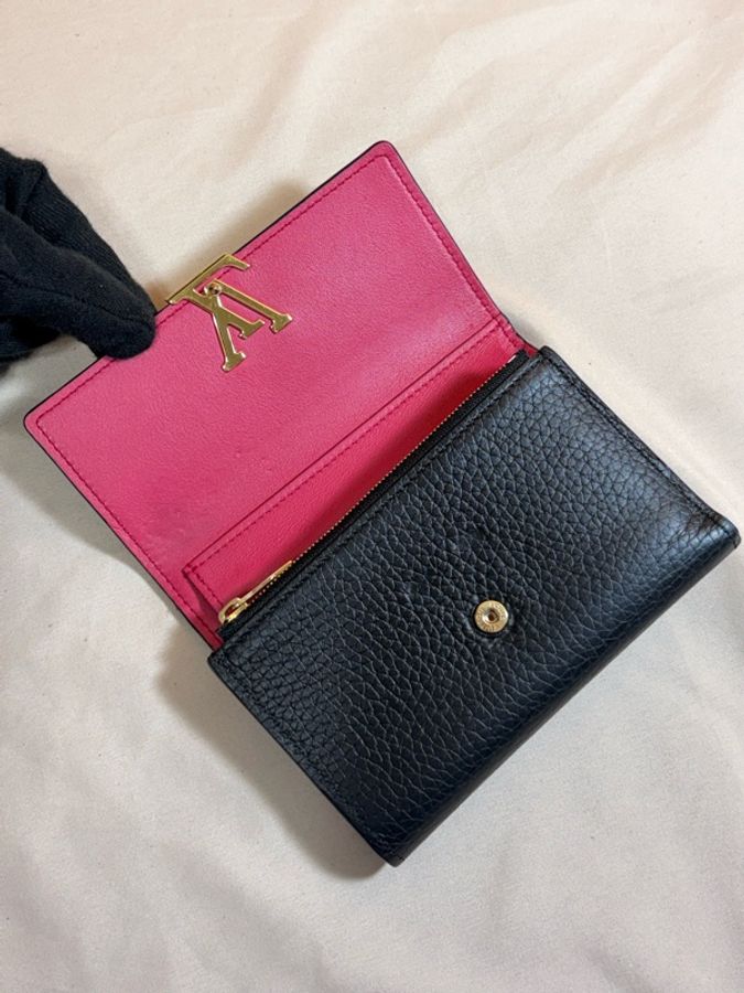 ‼️限時驚喜 即將下架 LV Louis Vuitton 路易威登 新款 黑大logo 8卡 3折翻蓋零錢袋 中夾 短夾 錢包-4