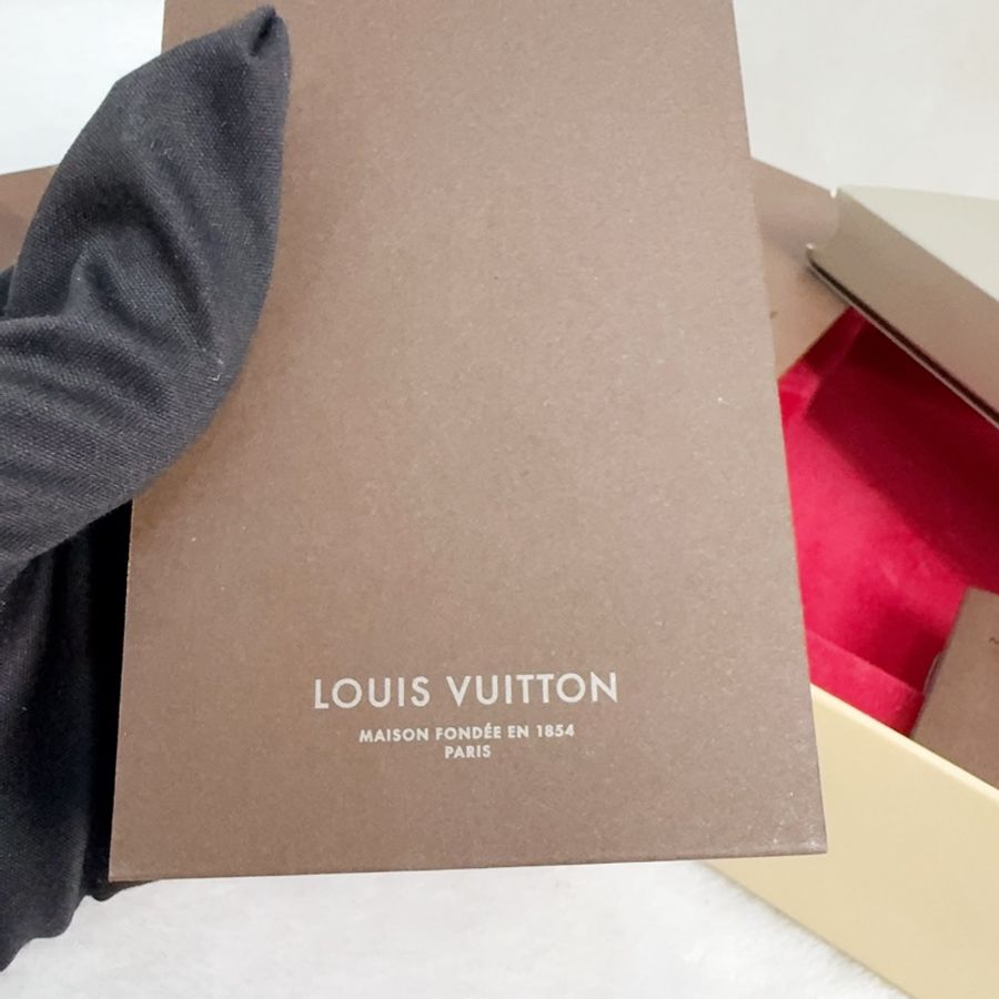 【赫蒂國際精品】Louis Vuitton Tour Eiffel VIP 限量版翻頁動畫書-15