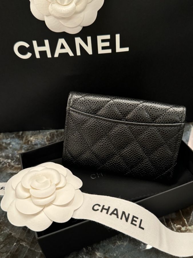 Chanel 黑金牛皮翻蓋卡夾 經典雙C 全新全配-6