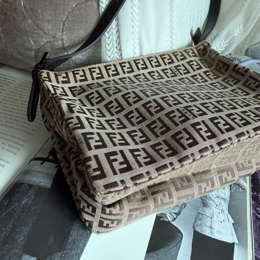 芬迪 Fendi 經典 Zucchino 老花帆布 腋下包Baguette 法棍包 雙 F 緹花 麻將包 shoulder bag Pouch / Pochette-11