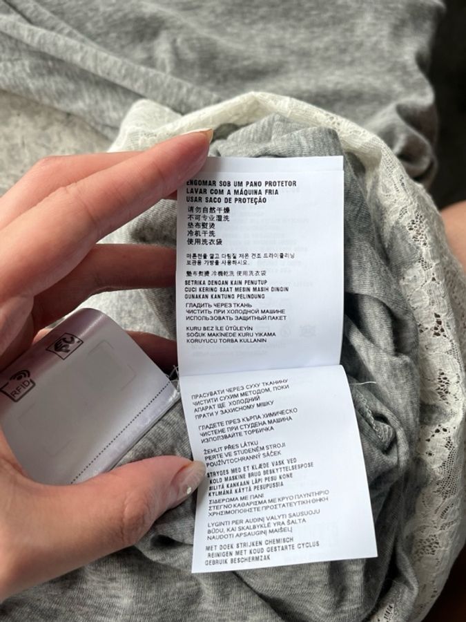 miumiu25N灰色蕾丝打底裙L~~-8