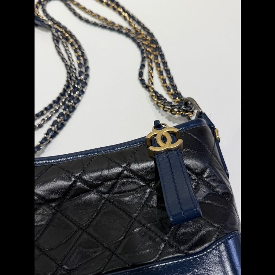 99♥️Chanel 小號流浪包 藍黑色 26開-7
