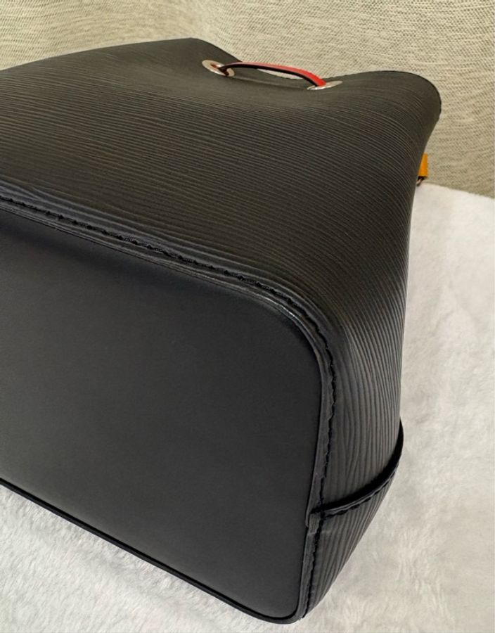 Louis Vuitton NeoNoé BB Epi 水桶手提斜背包-12