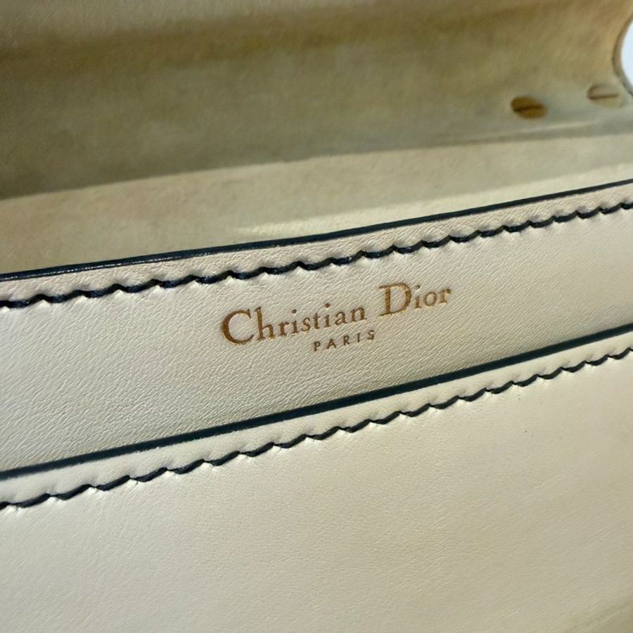 Dior J'Adior 白色光滑小牛皮金扣鏈帶包-7