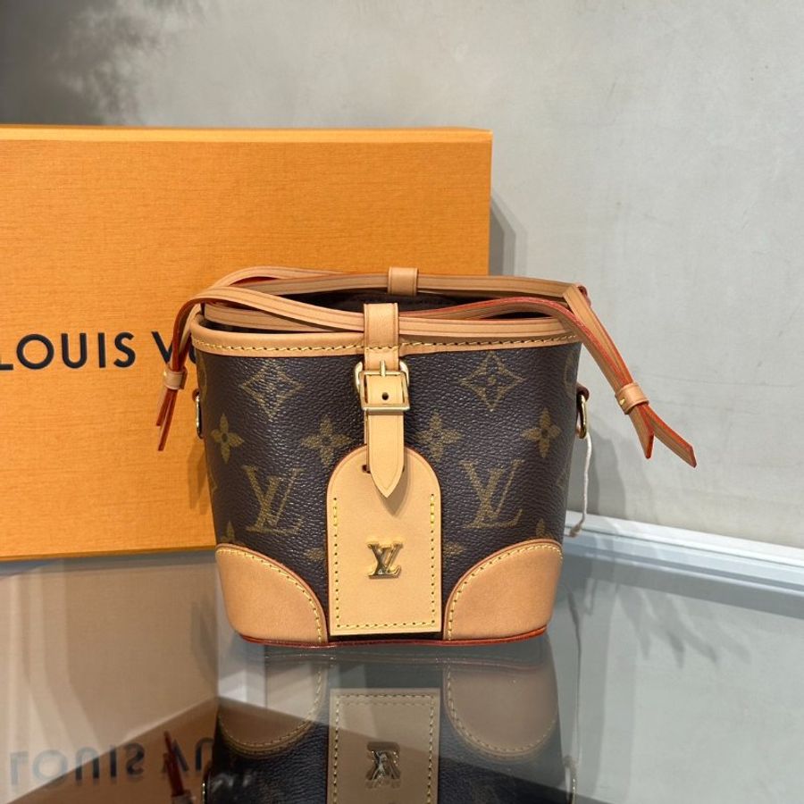 LOUIS VUITTON Neo Purse-21