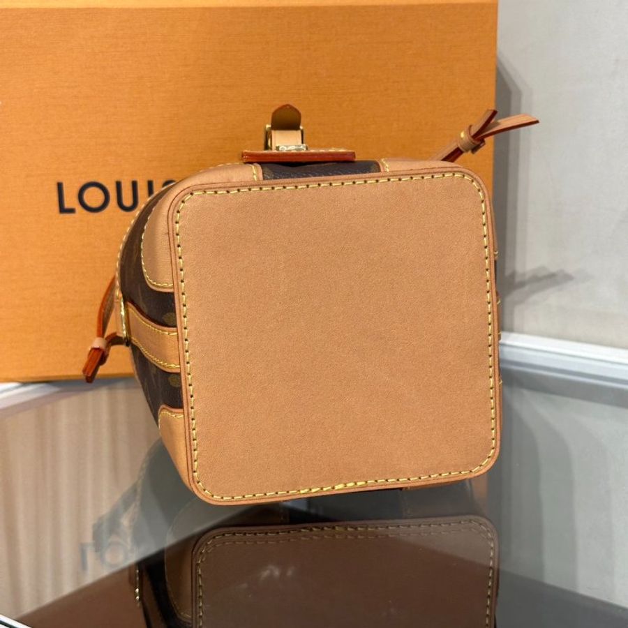 LOUIS VUITTON Neo Purse-25