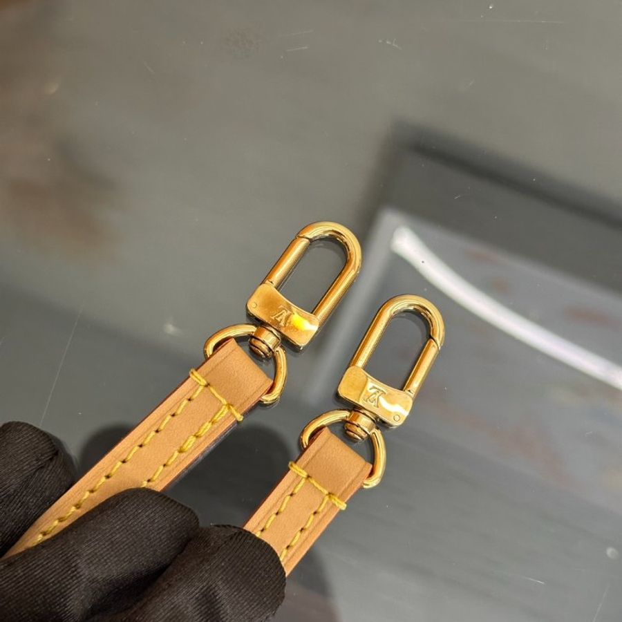 LOUIS VUITTON Neo Purse-29