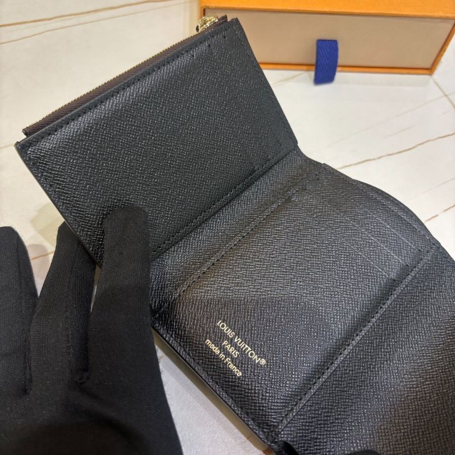 *SHIHNA名牌精品* LV M81557 經典VICTORINE 雙色三折短夾-5