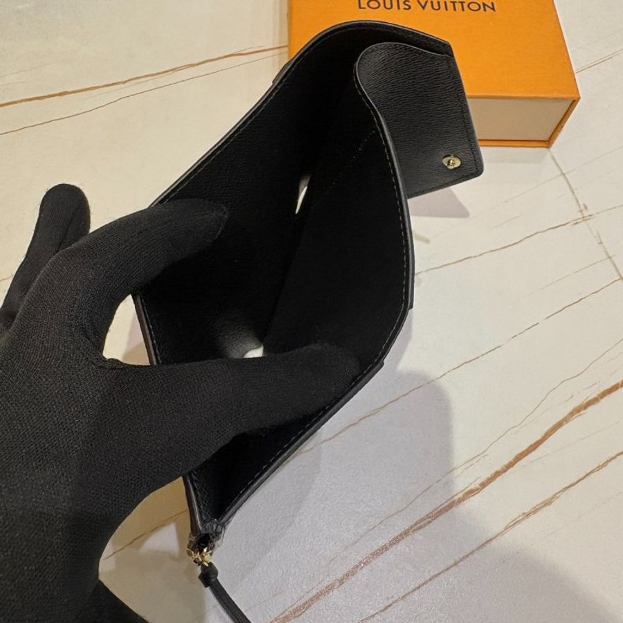 *SHIHNA名牌精品* LV M81557 經典VICTORINE 雙色三折短夾-9