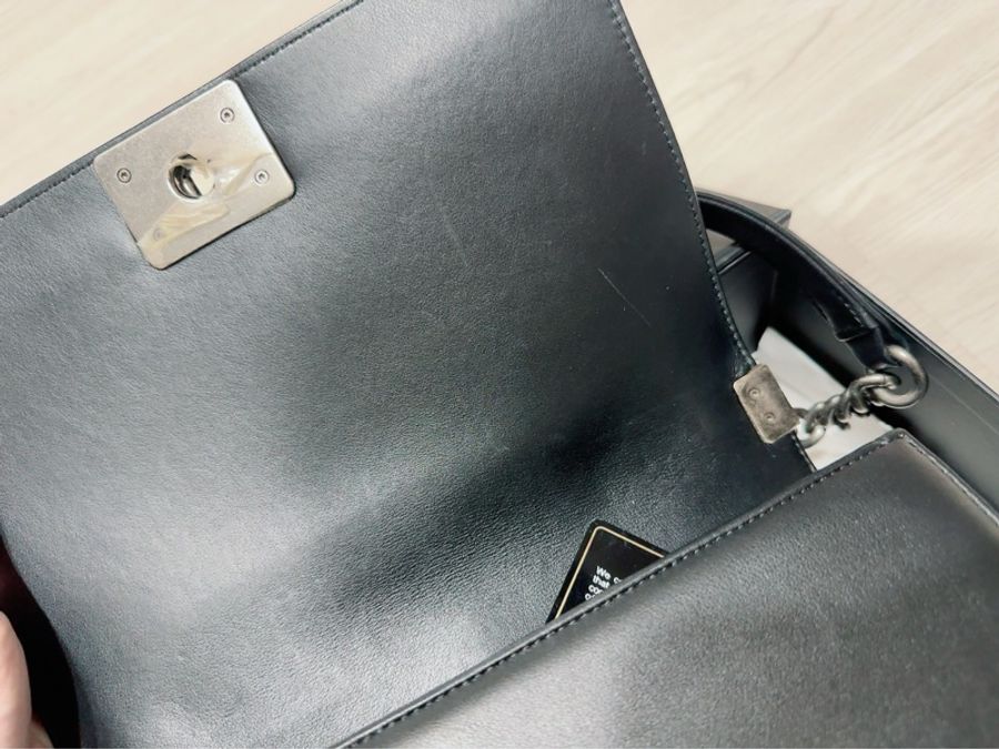 CHANEL Le boy中號 羊皮 銀扣-19
