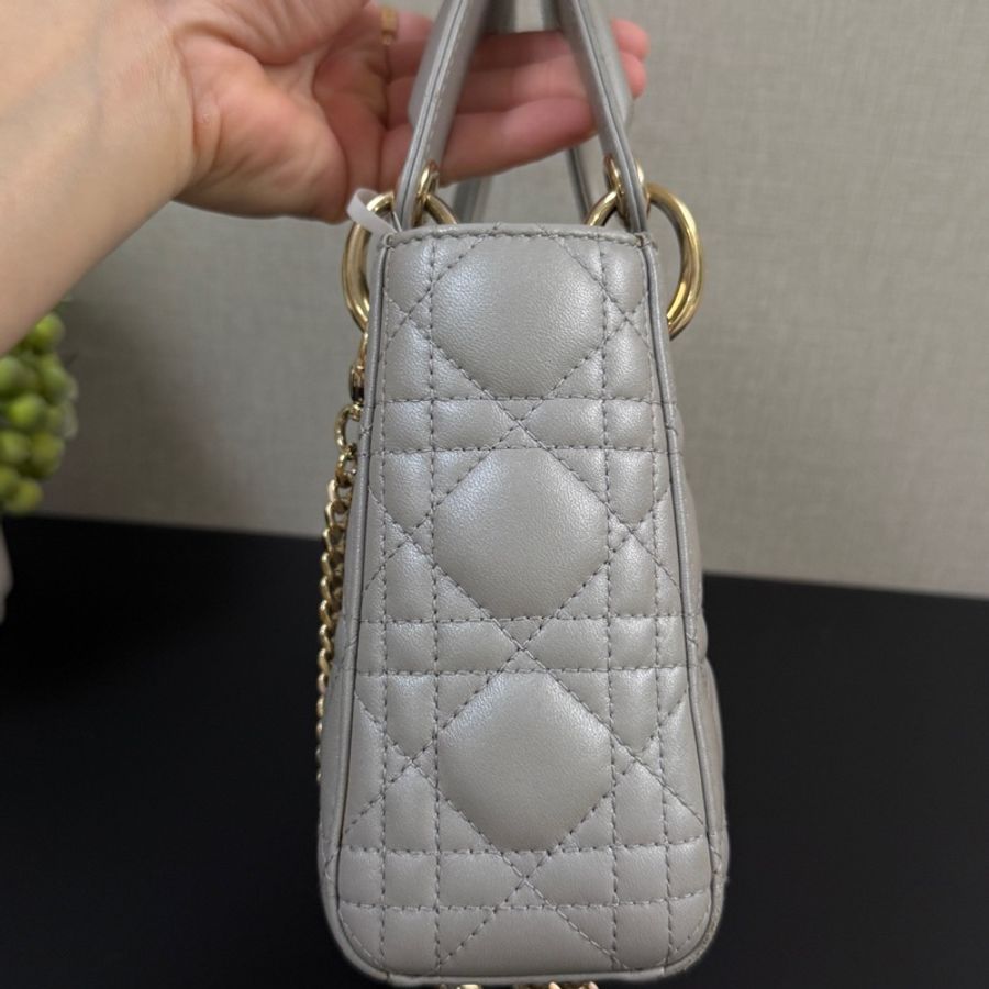 Dior/迪奧 Lady 珠光灰羊皮戴妃包 原始成色20年編碼尺寸17*15*7 。-2