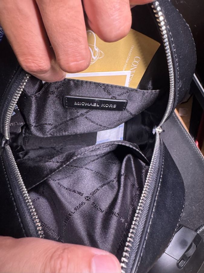 MK Jaycee荔枝紋黑色迷你後背包-3