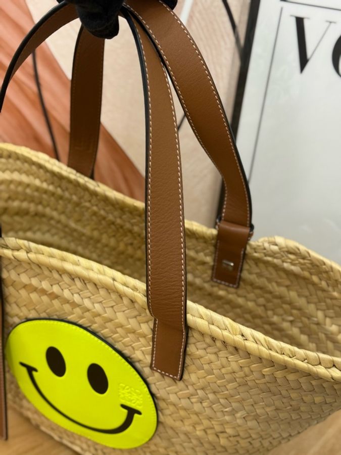 Loewe笑臉草編包-4
