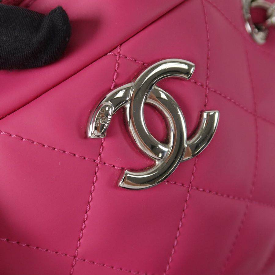 CHANEL Rubber Coco Rain Camera Bag鏈帶肩背袋-5