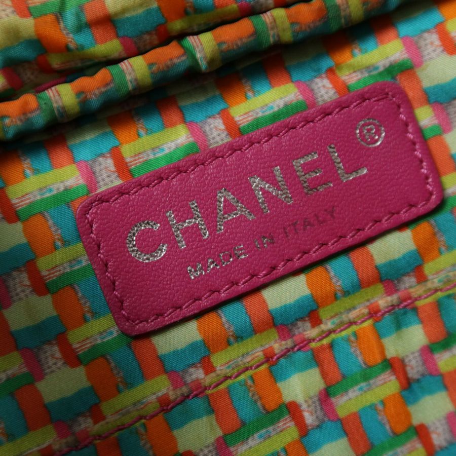 CHANEL Rubber Coco Rain Camera Bag鏈帶肩背袋-6