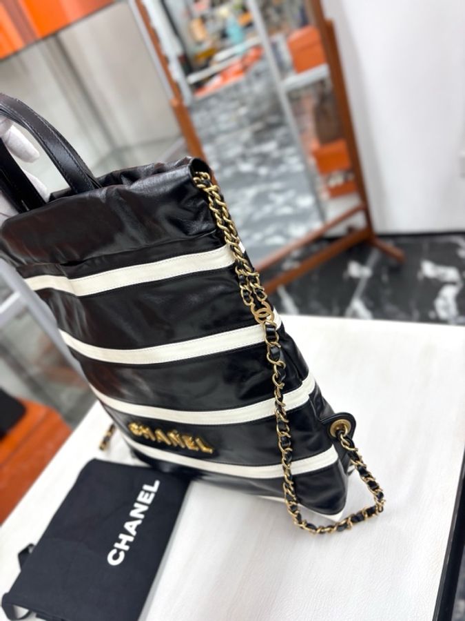 Chanel 24S芯片 黑白條紋牛皮小號22Bag雙肩-8