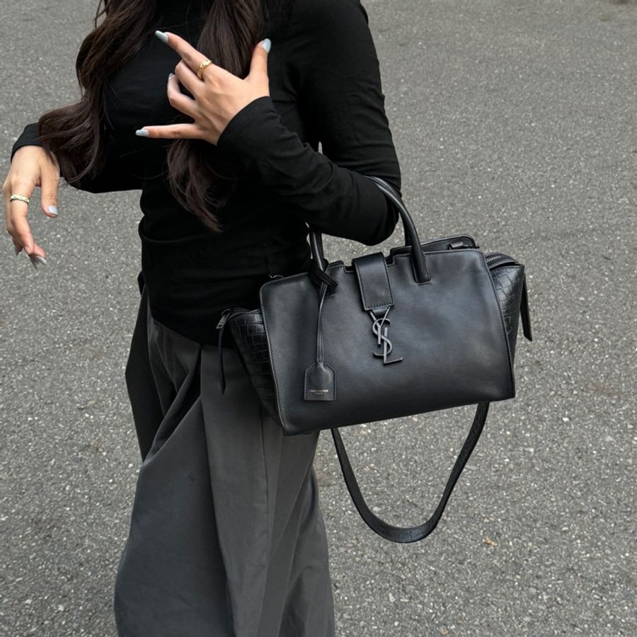 (極新🎁超稀有) YSL “So Black” 全黑鱷魚紋 斜背包 專櫃13萬!-4