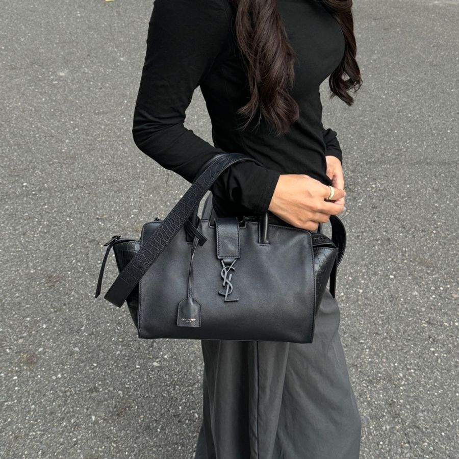 (極新🎁超稀有) YSL “So Black” 全黑鱷魚紋 斜背包 專櫃13萬!-7