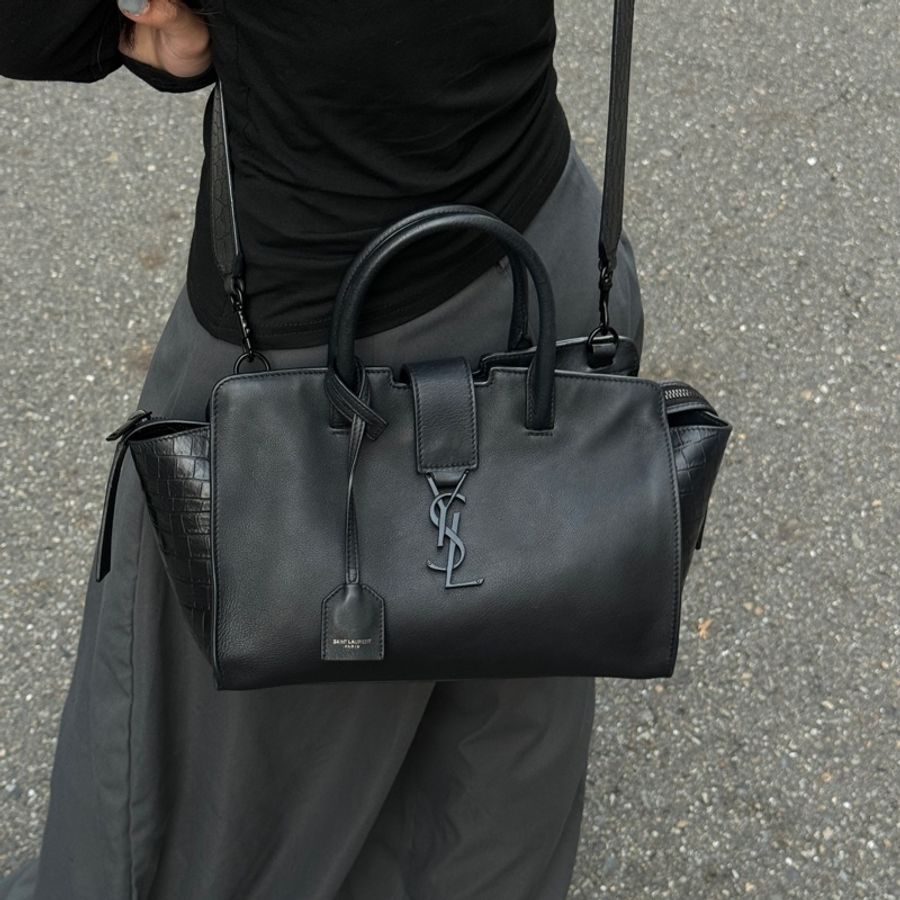 (極新🎁超稀有) YSL “So Black” 全黑鱷魚紋 斜背包 專櫃13萬!-28