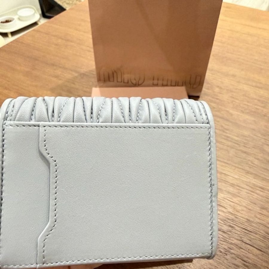miumiu 寶寶藍9.5成新零錢包-12