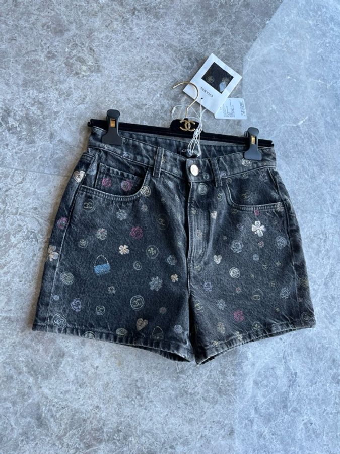 Chanel25B黑色钱币印花牛仔短裤fr36~~-0