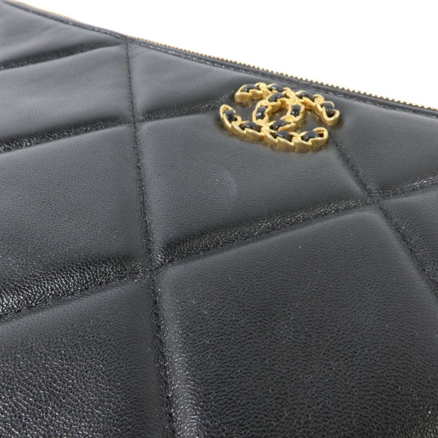 CHANEL 羊皮皮革Chanel 19 Pouch手拿包-18