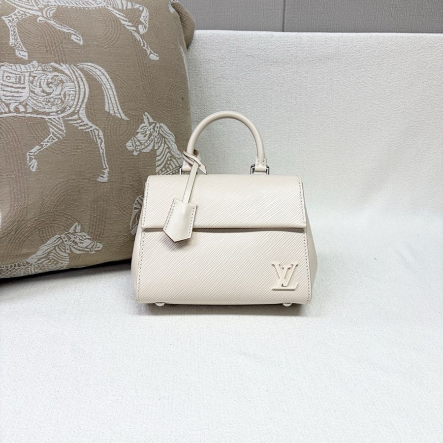 🌷芯片款!Louis Vuitton LV Mini Cluny 水波紋 白色-1