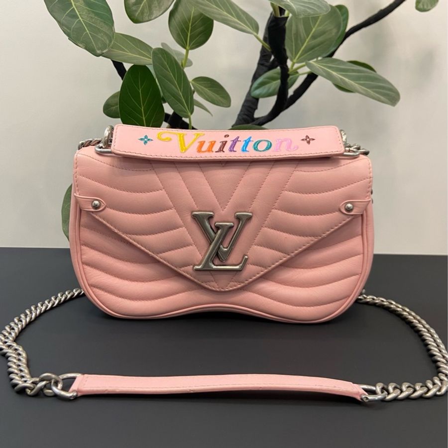 LV New Wave 粉色小號屁股包鏈條包-0