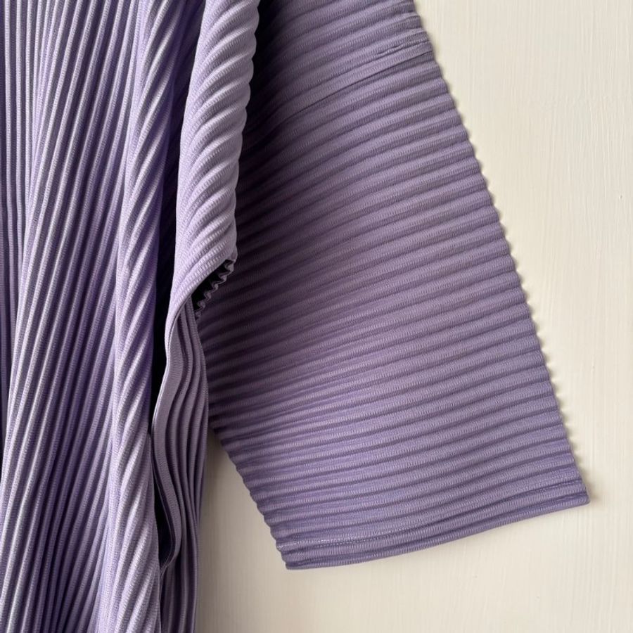 ::Homme Plissé:: Issey Miyake Men's Purple Pleated V-Neck T-Shirt 紫色皺褶五分袖上衣-2