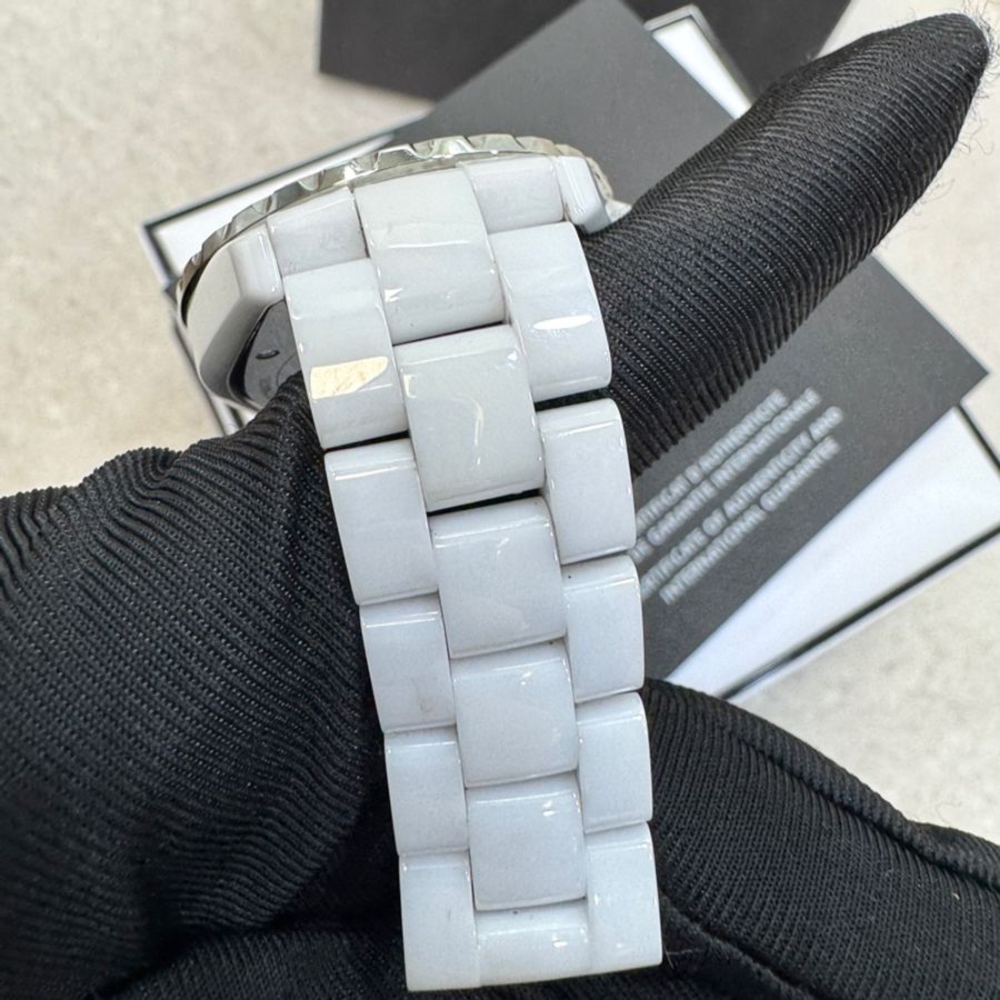 香奈兒CHANEL 經典白色高科技精密陶瓷自動上鍊機芯腕錶 38MM J12 H5700 絕美純白高智感 🤍-7