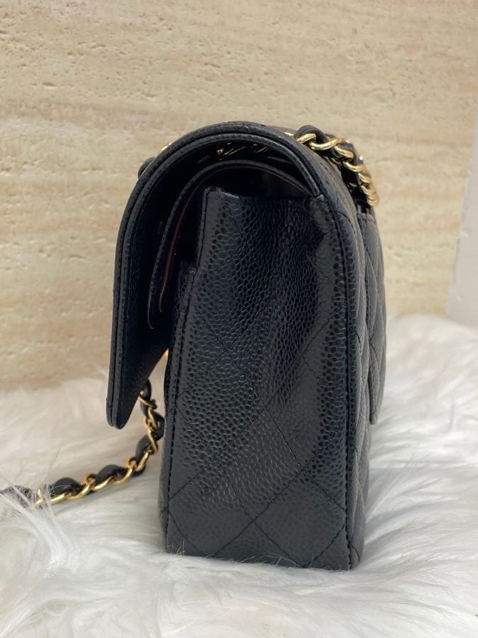 香奈兒Chanel黑金牛中號CF-2