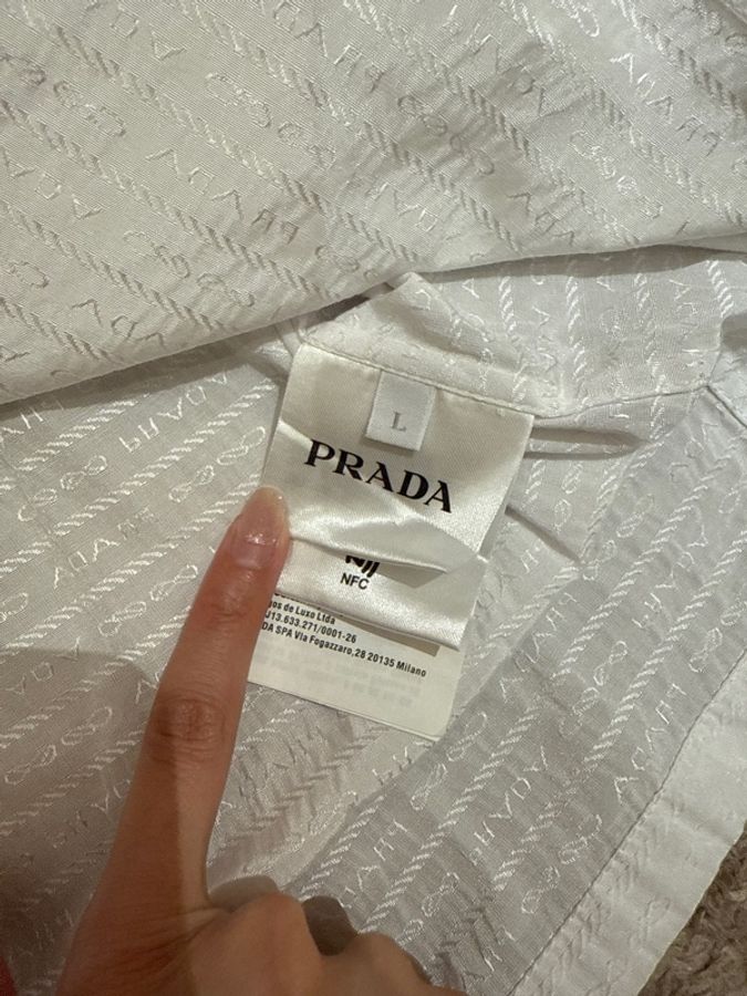 二手男裝》Prada白色襯衫-2