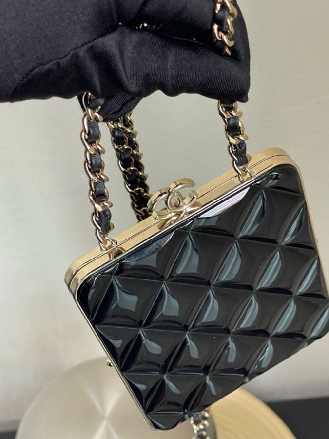chanel/香奈兒亞克力雙C蛙口包 黑色單肩斜挎 mini款 31開 99新帶膜-7
