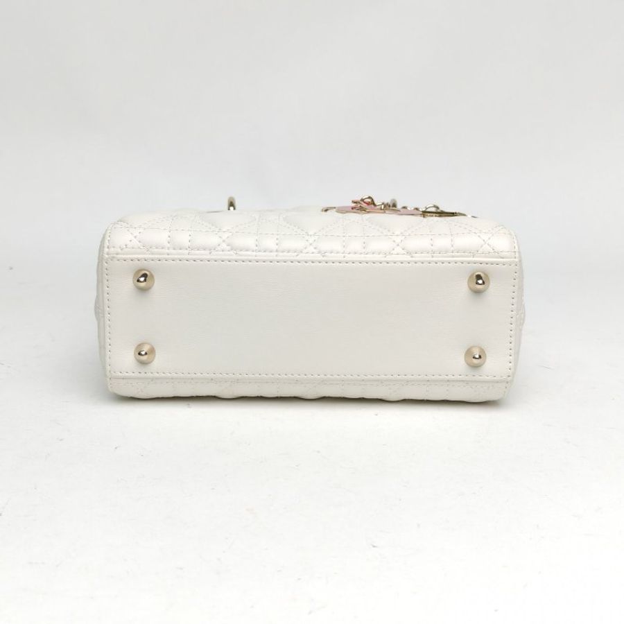 Dior迪奧 Lady戴妃包四格徽章肩帶白色羊皮革金扣肩背包-4