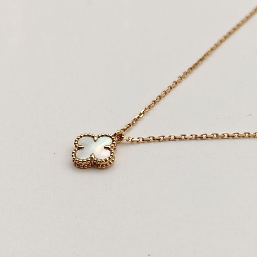 Van Cleef & Arpels Sweet Alhambra 小號單花項鏈 新扣 18K黃金/白貝母 項鏈 黃金-3
