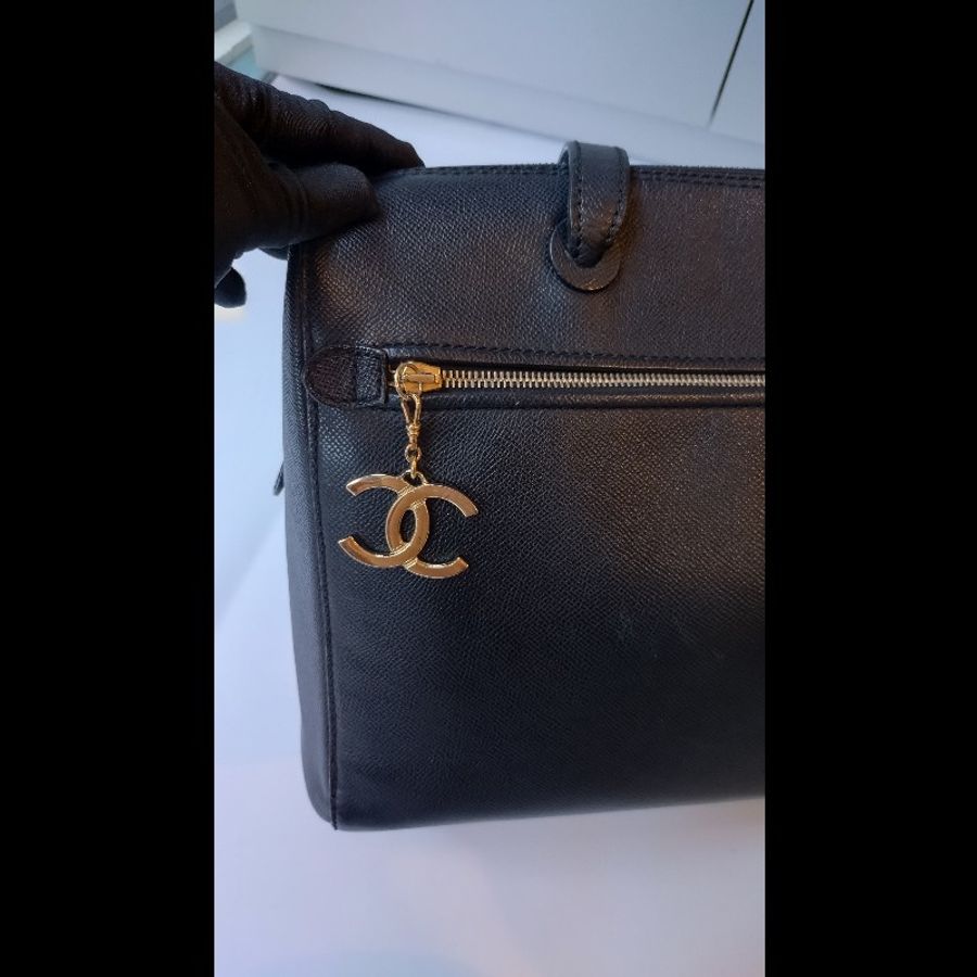 Chanel 黑色荔枝皮肩背波士頓包-7