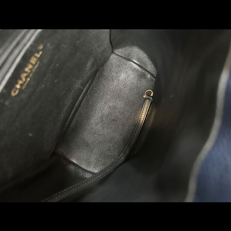 Chanel backpack 
Caviar leather-13
