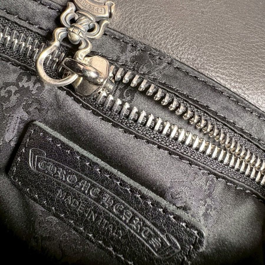 Chrome Hearts 扣式日字斜背包/黑-4